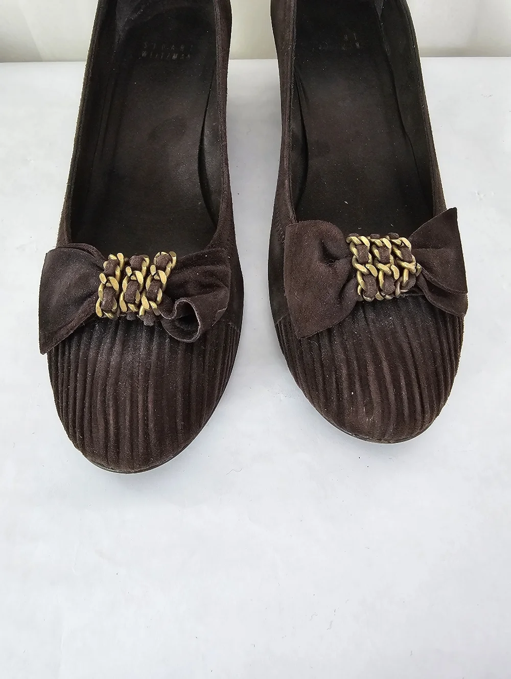 Stuart Weitzman Frobozzie Brown Cola Suede Pleated Wedge Pumps Preppy 90s 8.5 - Picture 7 of 13